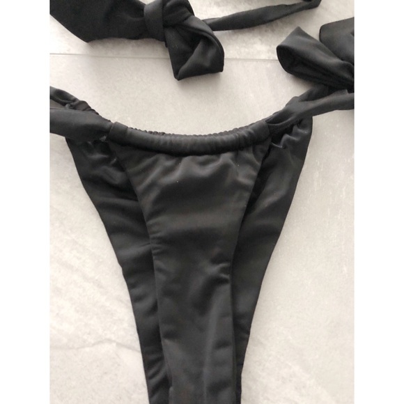 Black Bikini 🖤 - Picture 6 of 8